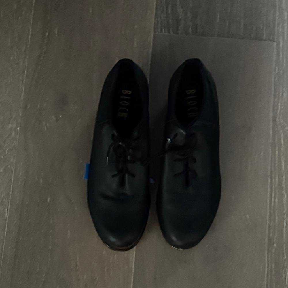 Tap shoes need glue on one shoe